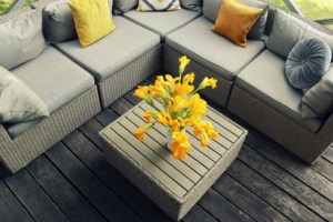 Stilvolles Rattan Ecksofa (depositphotos.com)