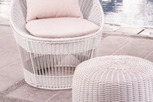 Weißer Polyrattan Sessel (depositphotos.com)