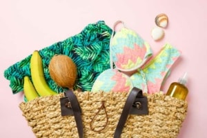 Praktische Strandtasche aus Rattan (depositphotos.com)