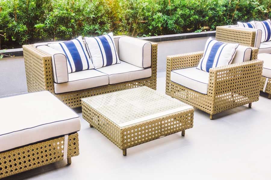 Gartenmöbel (Gartensessel und Gartensofa) aus Wiener Geflecht (depositphotos.com) Gartenmöbel (Gartensessel und Gartensofa) aus Wiener Geflecht (depositphotos.com)