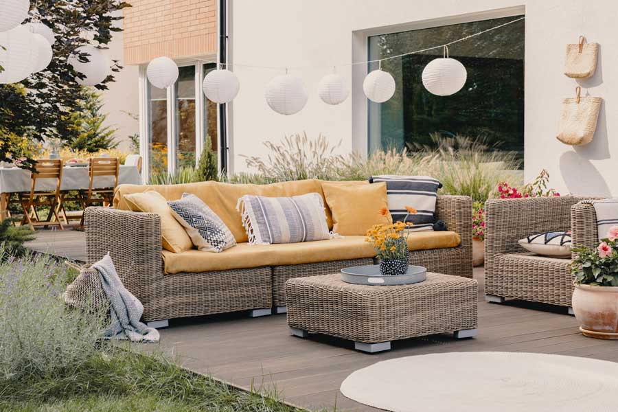 Gartenmöbel Set aus Polyrattan (depositphotos.com) Gartenmöbel Set aus Polyrattan (depositphotos.com)