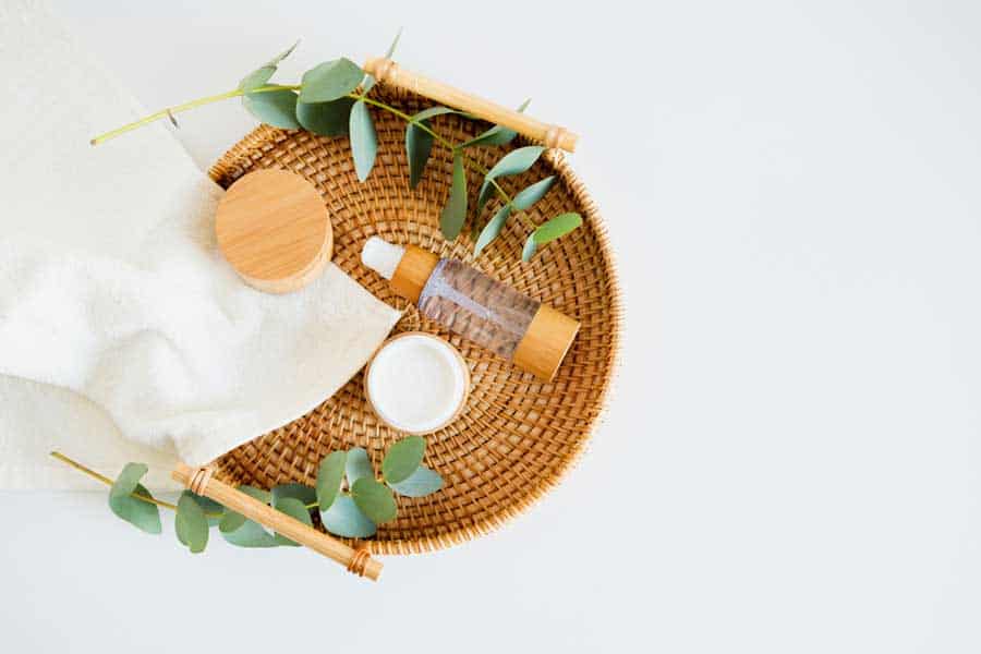 Rattan Tablett für das Bad (depositphotos.com) Rattan Tablett für das Bad (depositphotos.com)