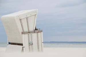 Ein weißer Strandkorb (depositphotos.com)